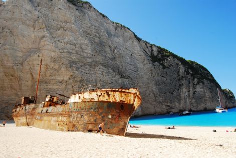 navagio2.jpg